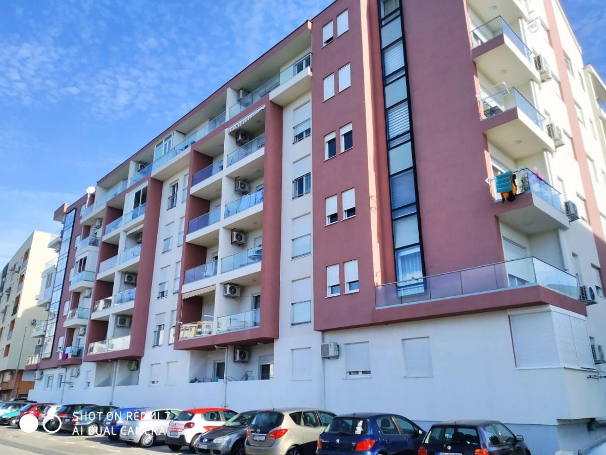Aga Apartman Podgorica Eksteriør billede